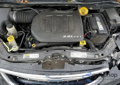 2016 Chrysler Town & Country Touring from USA, damaged, VIN 2C4RC1BG2GR112460